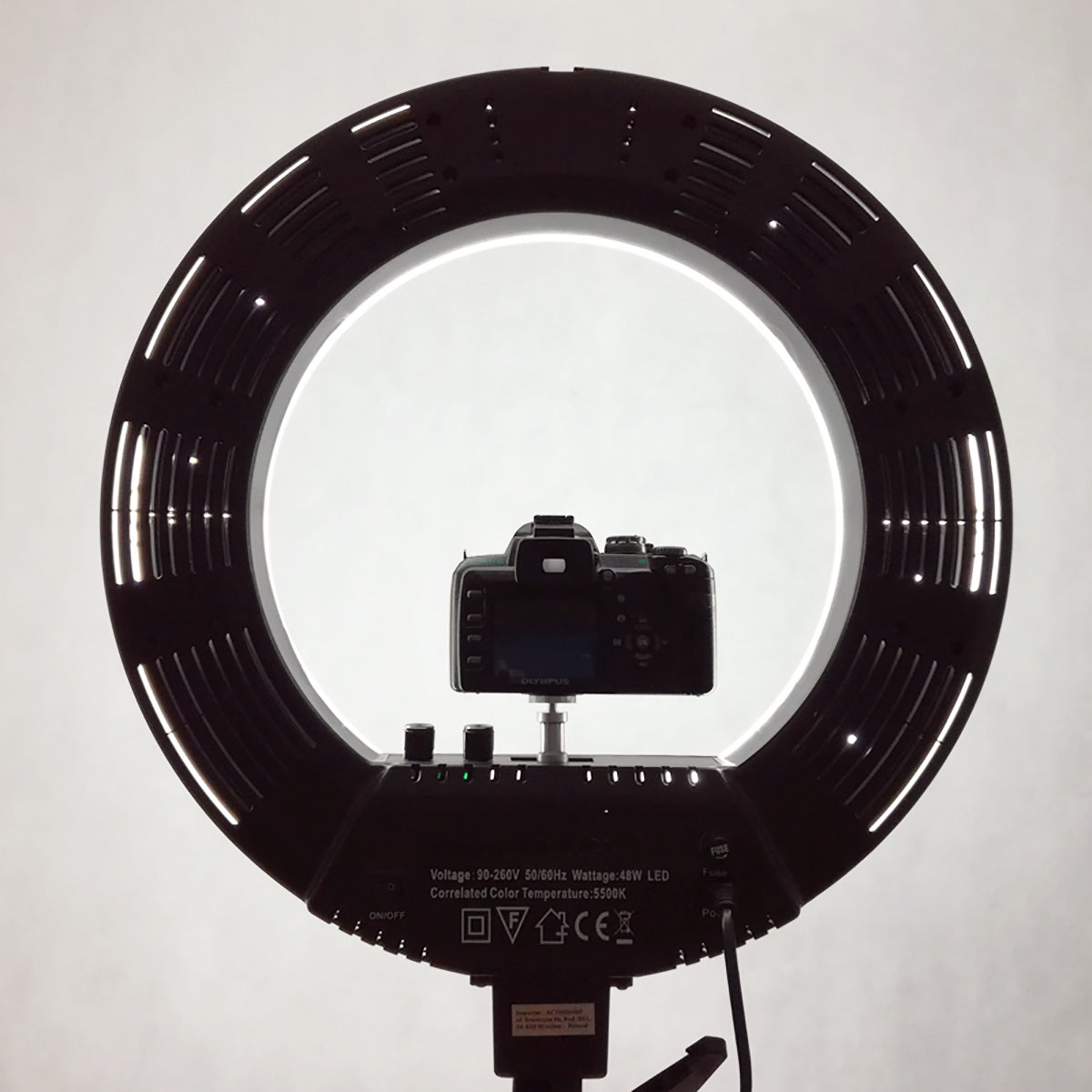Lampa pierścieniowa LED 18" do tatuażu na statywie