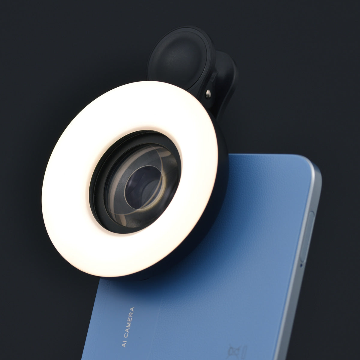 Lampka LED z soczewką makro do smartfona