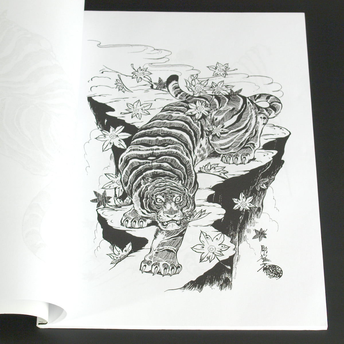 Tigers Hawks Snakes by Horimouja katalog wzorów tatuażu