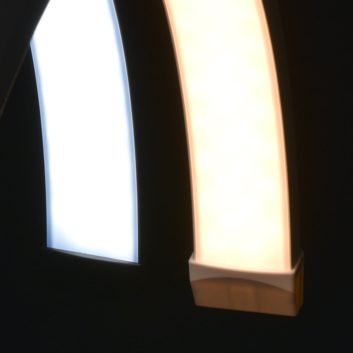 TouchSkin lampa LED półksiężycowa 23" do tatuażu