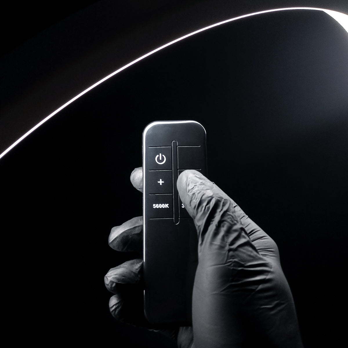TouchSkin lampa LED półksiężycowa 23" do tatuażu